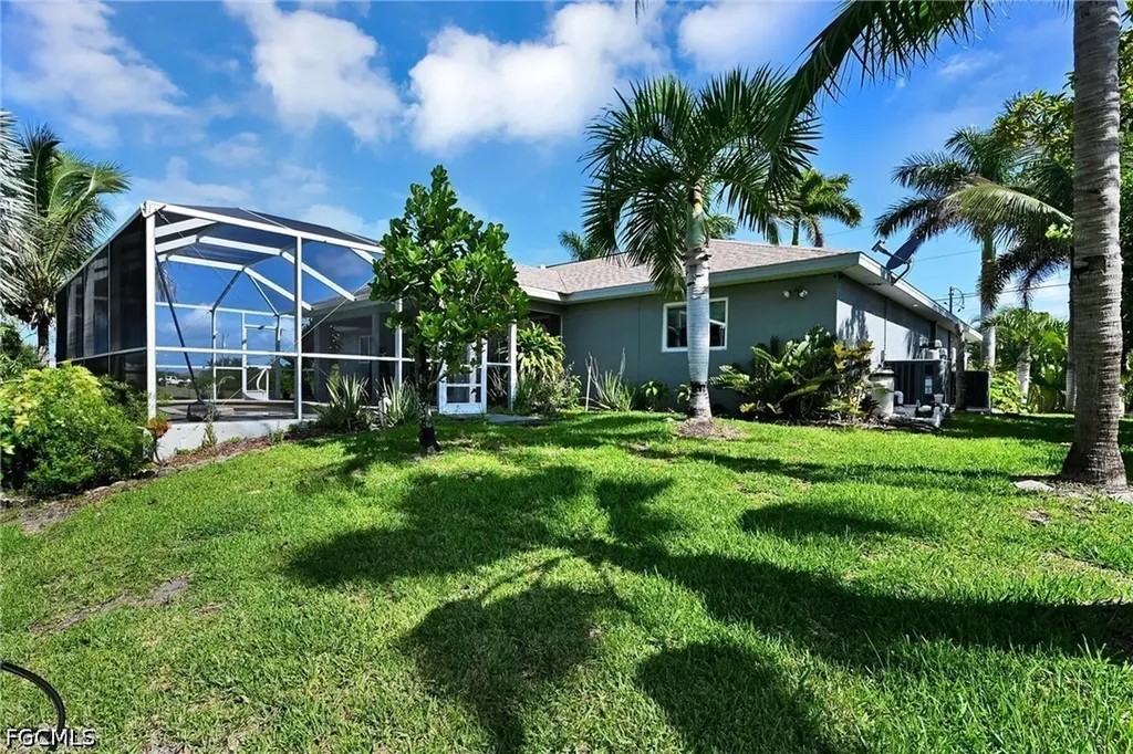 2000 NW 4th Street Cape Coral FL 33993