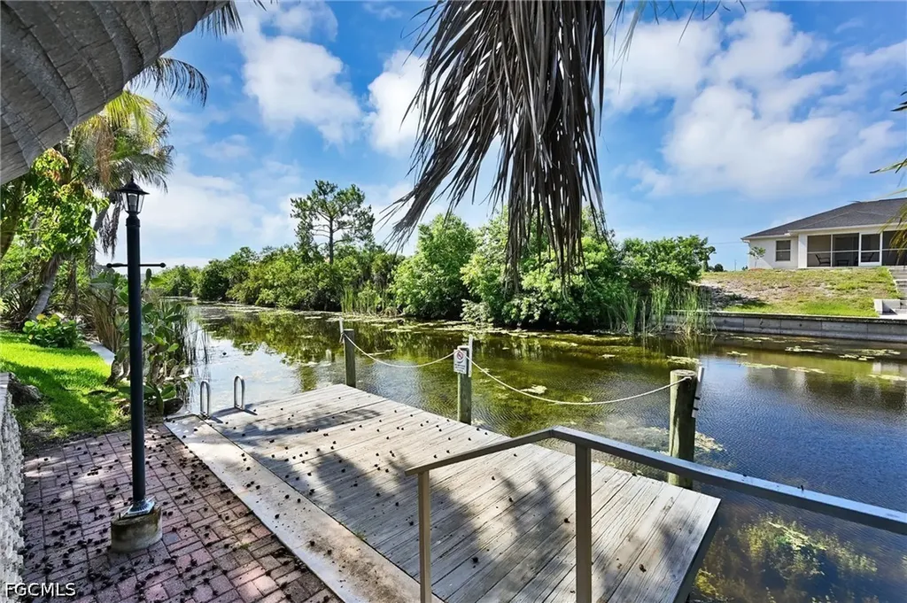 2000 NW 4th Street Cape Coral FL 33993