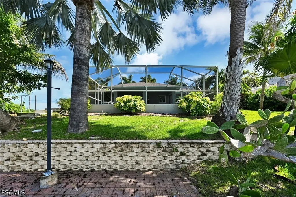 2000 NW 4th Street Cape Coral FL 33993