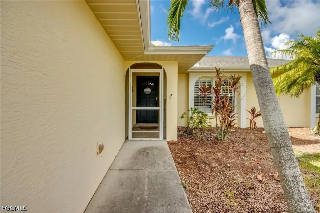 1728 SW 15th Street Cape Coral FL 33991