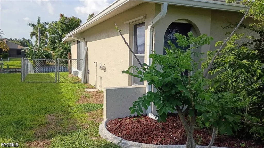 1629 SE 12th Street Cape Coral FL 33990