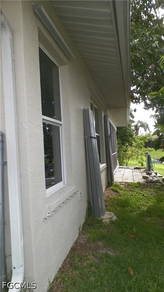 1629 SE 12th Street Cape Coral FL 33990