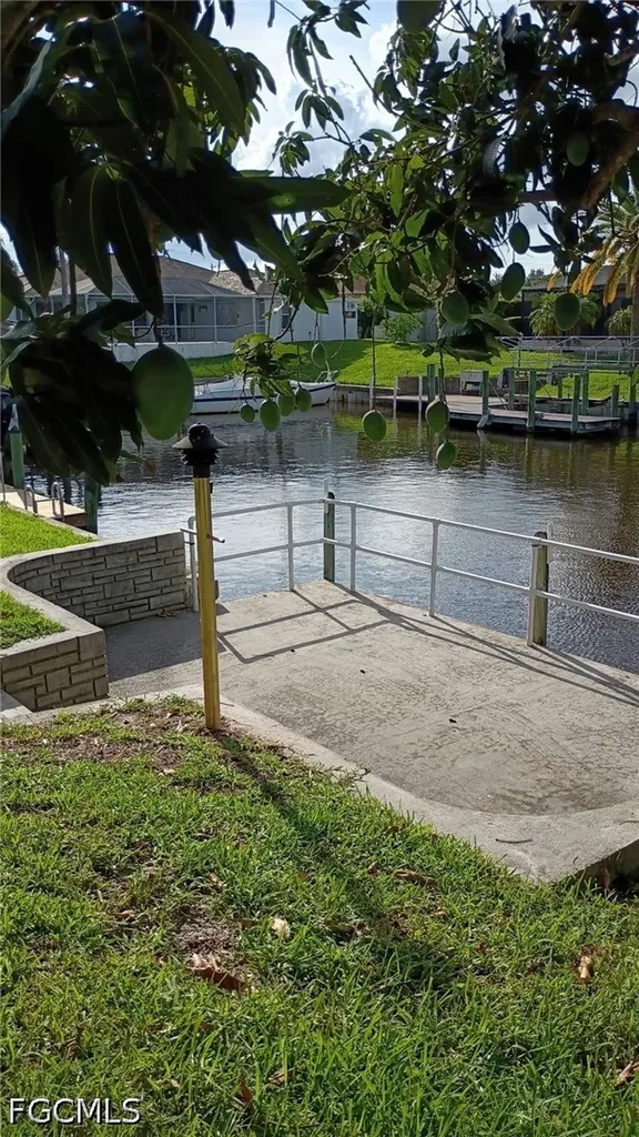 1629 SE 12th Street Cape Coral FL 33990