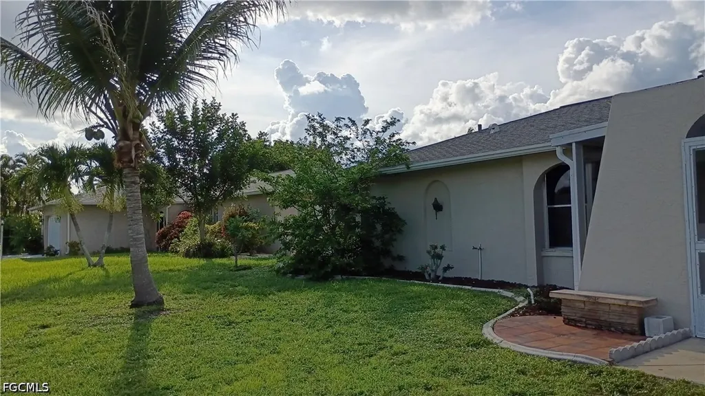 1629 SE 12th Street Cape Coral FL 33990
