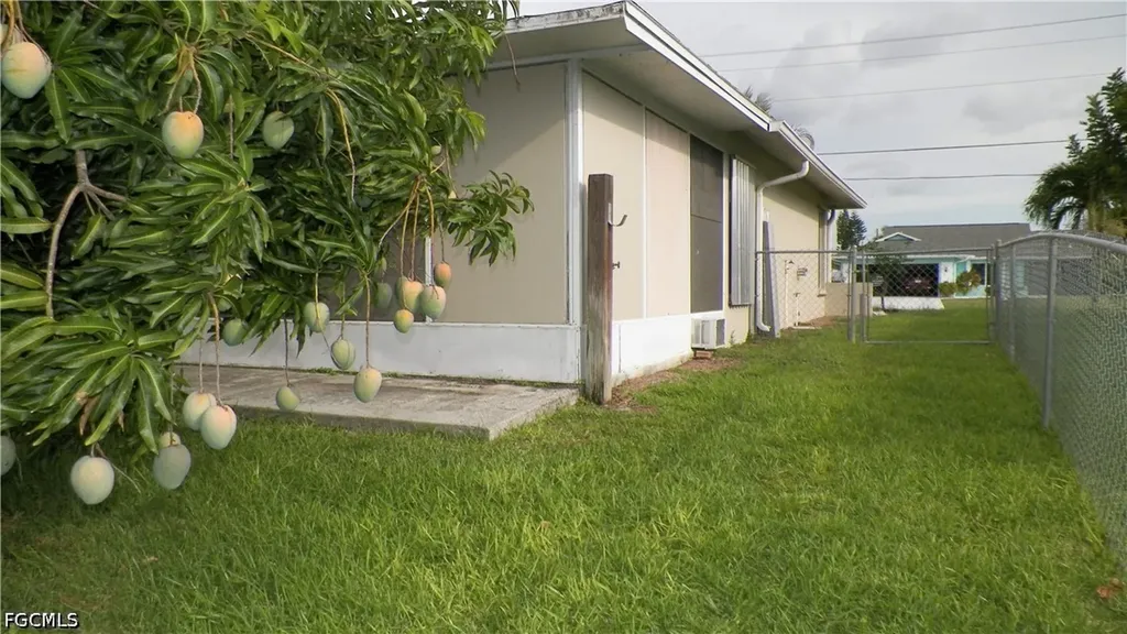 1629 SE 12th Street Cape Coral FL 33990