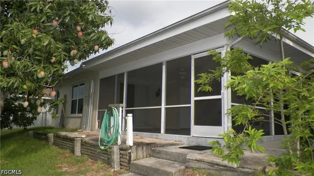 1629 SE 12th Street Cape Coral FL 33990