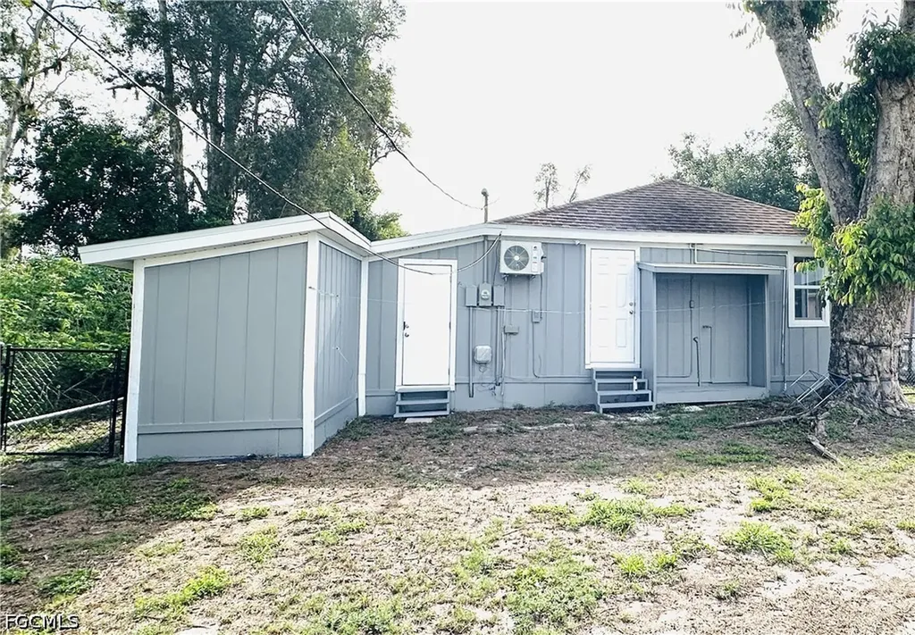 5628 5th Avenue Fort Myers FL 33907