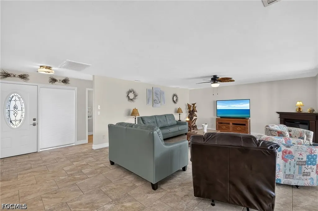 1640 SE 40th Street Cape Coral FL 33904