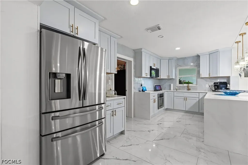 4350 Orangewood Avenue Fort Myers FL 33901
