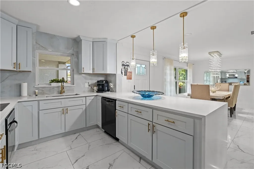 4350 Orangewood Avenue Fort Myers FL 33901