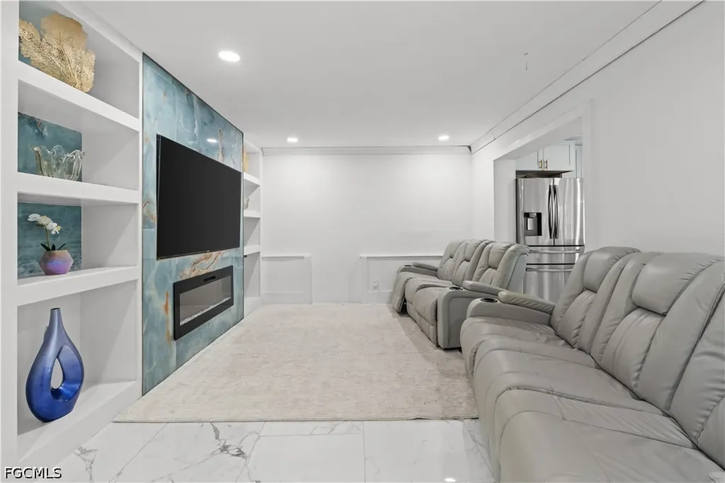 4350 Orangewood Avenue Fort Myers FL 33901
