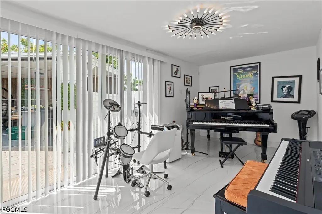 4350 Orangewood Avenue Fort Myers FL 33901