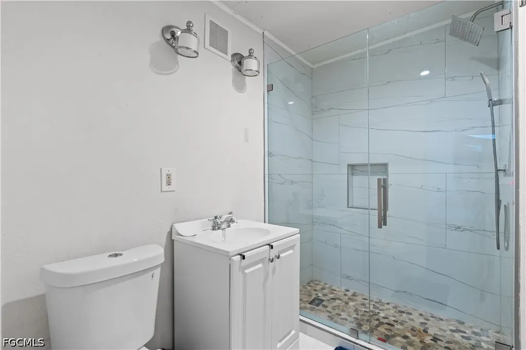 4350 Orangewood Avenue Fort Myers FL 33901