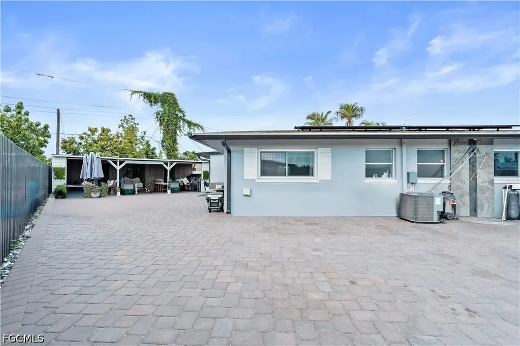 4350 Orangewood Avenue Fort Myers FL 33901