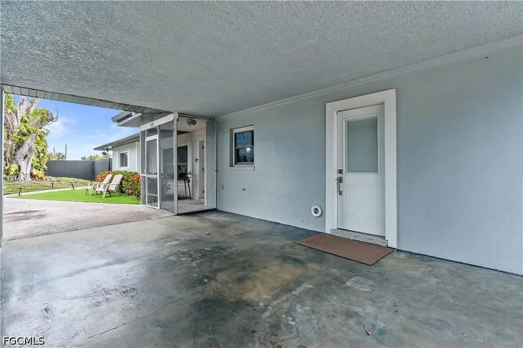 4350 Orangewood Avenue Fort Myers FL 33901
