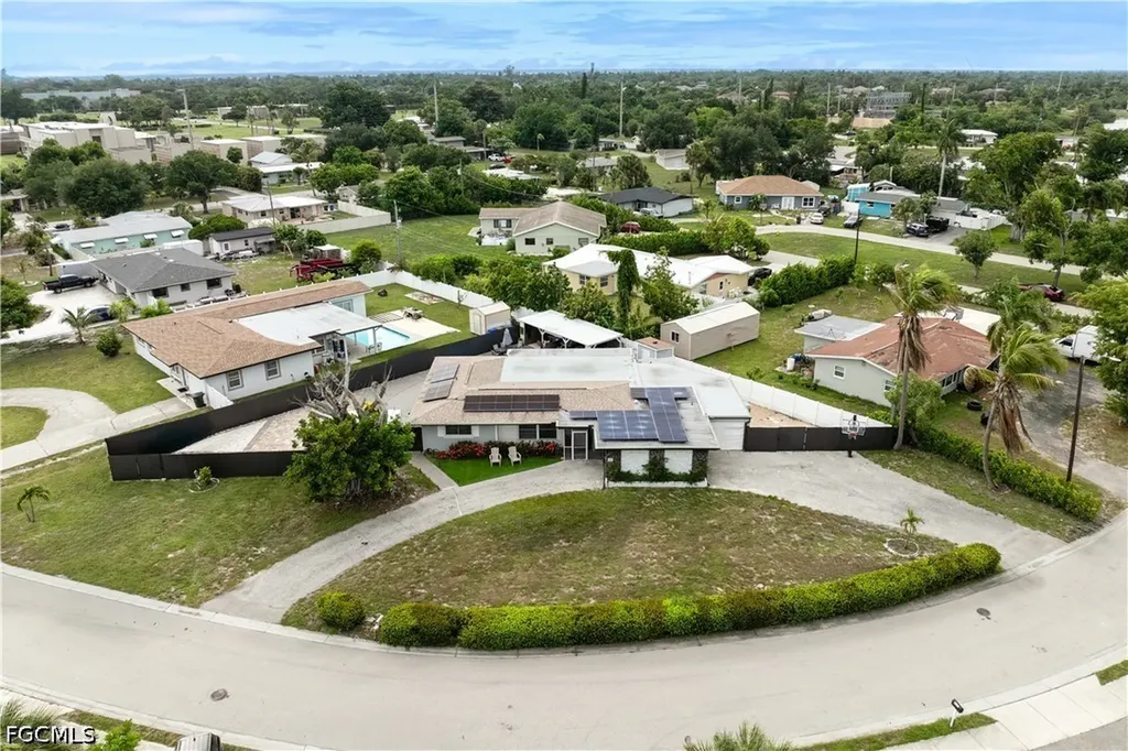 4350 Orangewood Avenue Fort Myers FL 33901