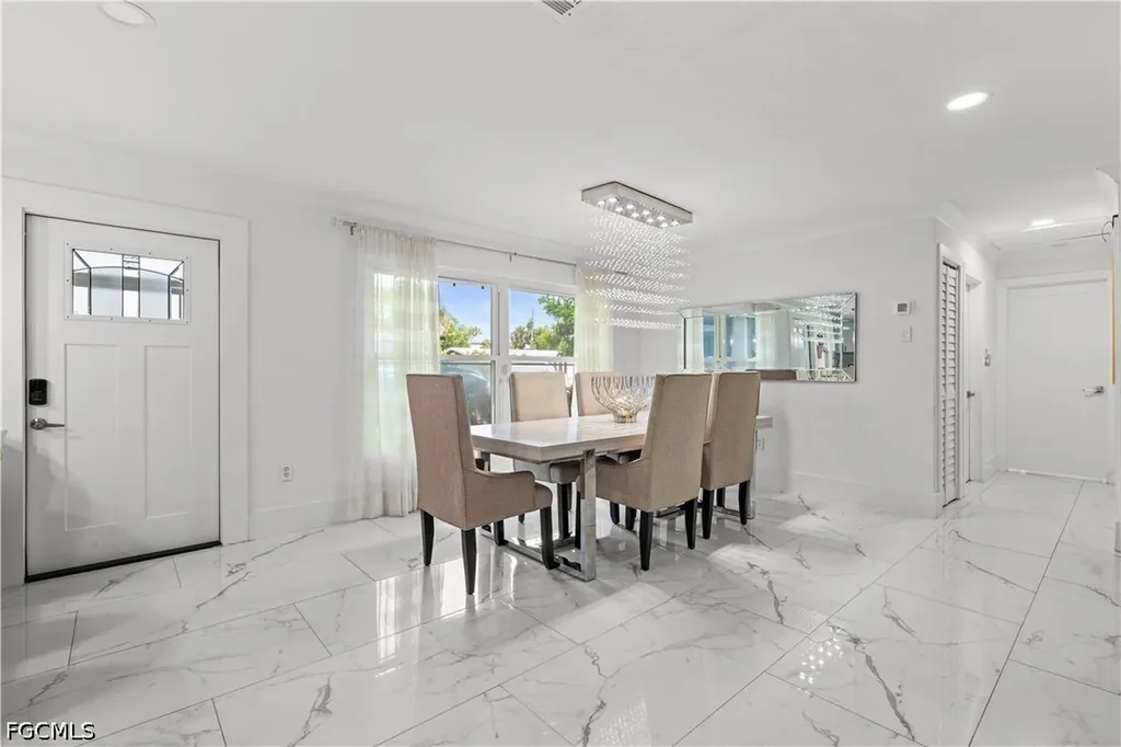 4350 Orangewood Avenue Fort Myers FL 33901