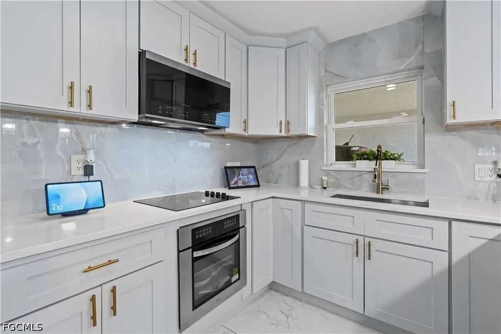 4350 Orangewood Avenue Fort Myers FL 33901