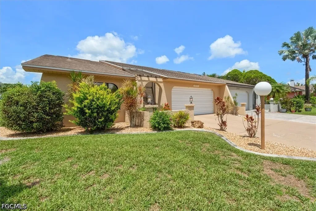 20014 Lake Vista Circle Lehigh Acres FL 33936