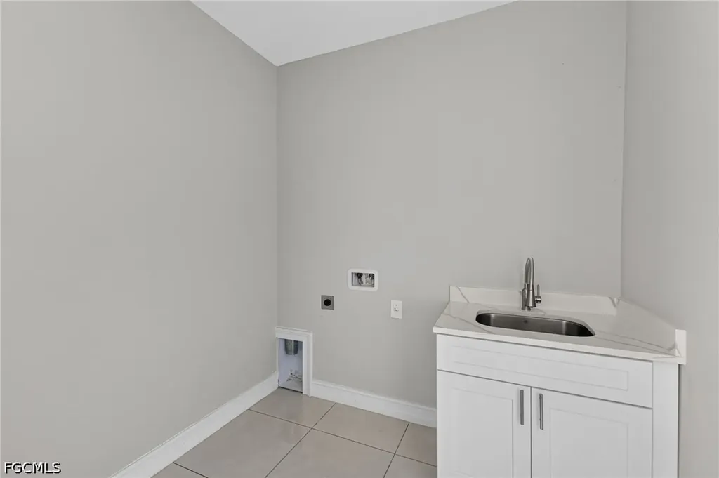 4304 Jacaranda Parkway W Cape Coral FL 33993
