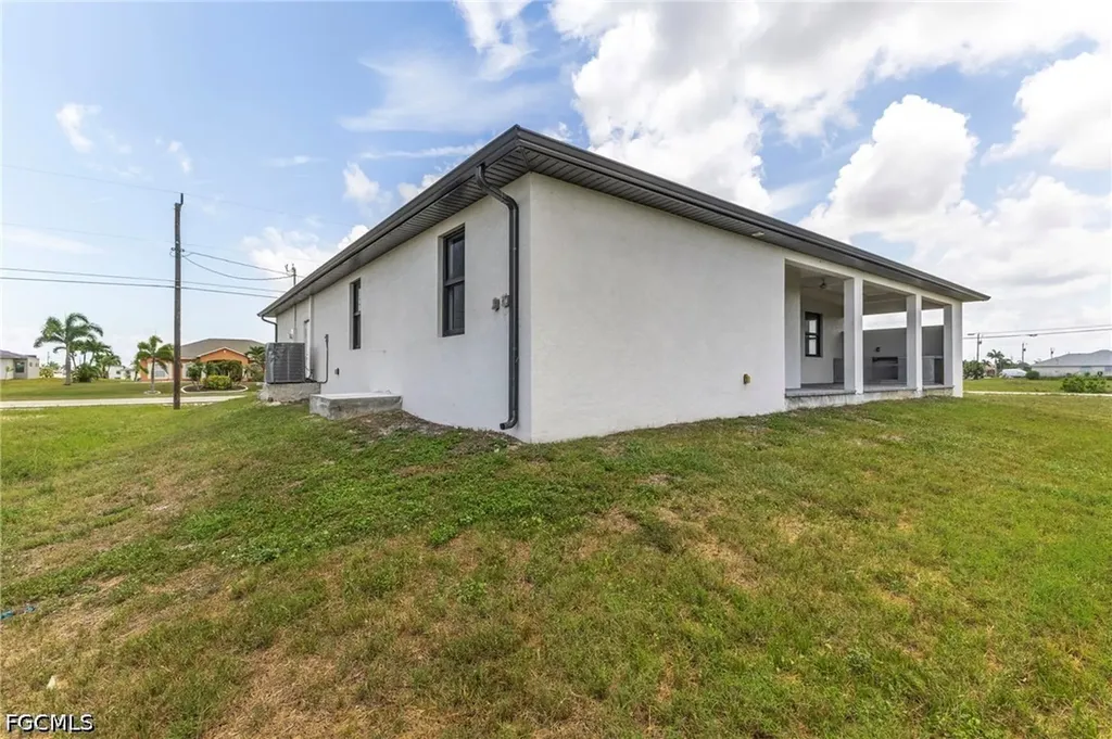 4304 Jacaranda Parkway W Cape Coral FL 33993