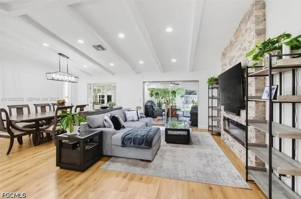 10763 Shady Pond Lane Boca Raton FL 33428