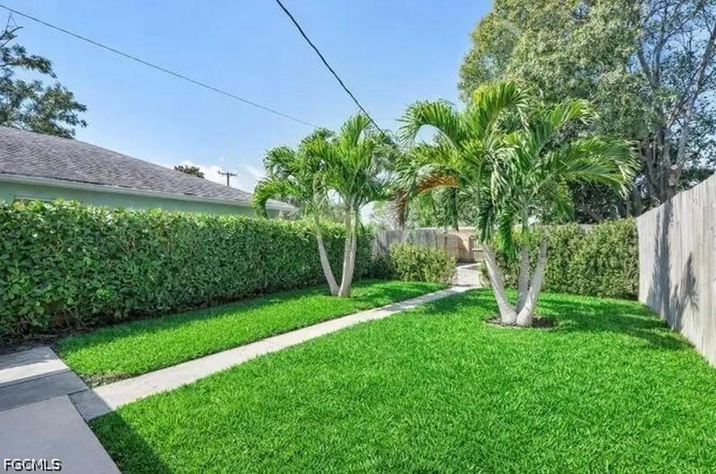 411 S E Street Lake Worth FL 33460