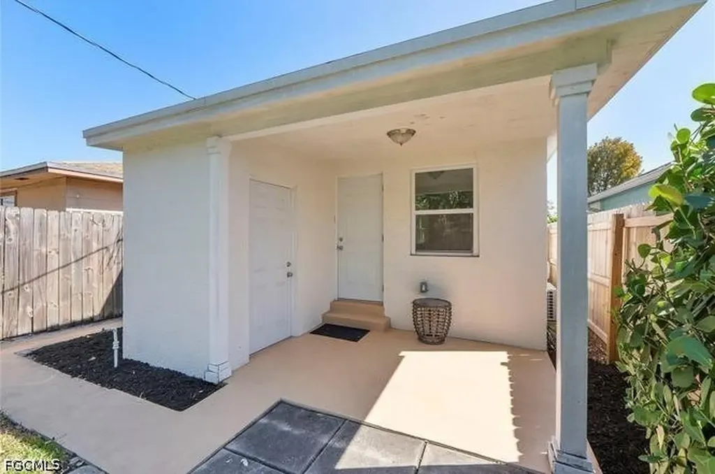411 S E Street Lake Worth FL 33460