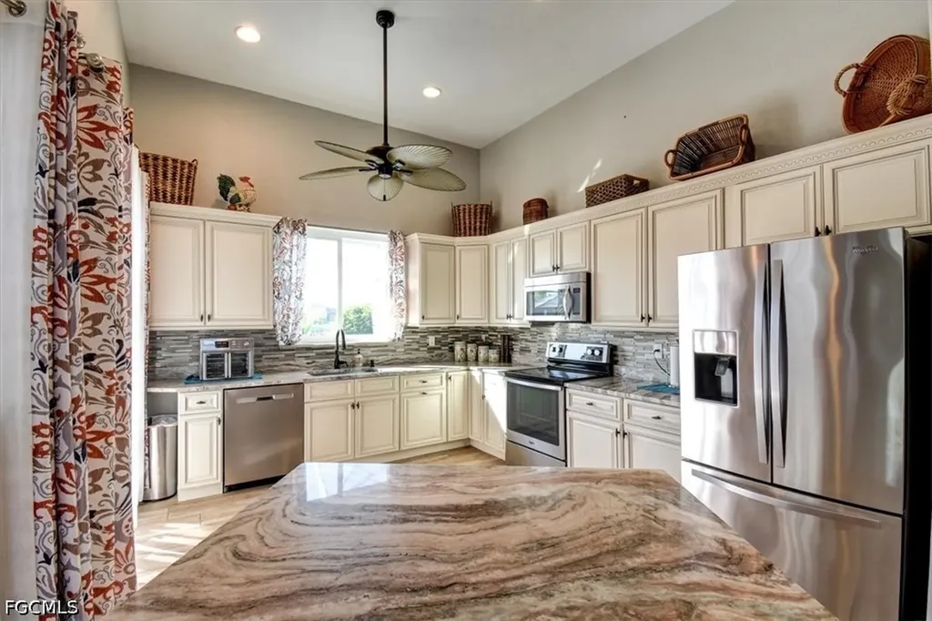 420 SE 32nd Street Cape Coral FL 33904