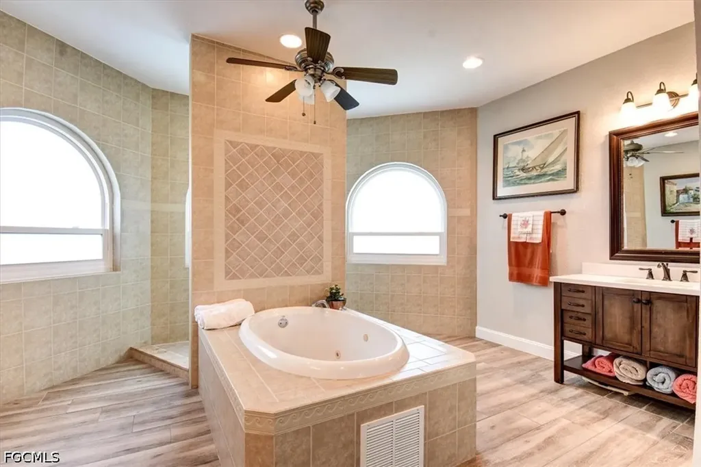 420 SE 32nd Street Cape Coral FL 33904