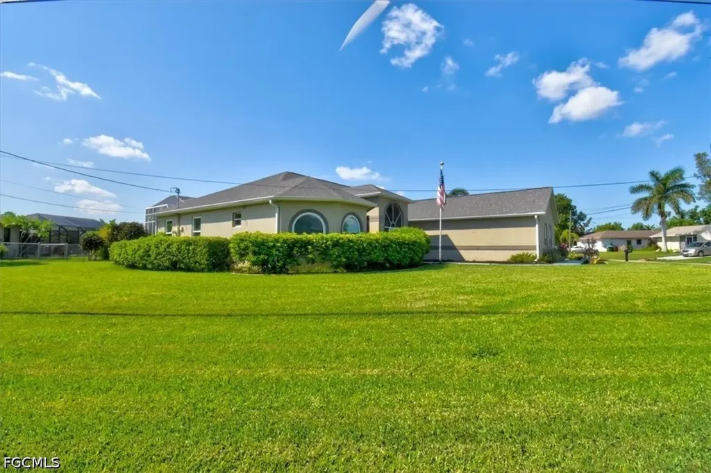 420 SE 32nd Street Cape Coral FL 33904