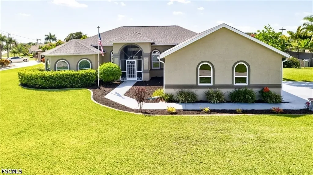 420 SE 32nd Street Cape Coral FL 33904