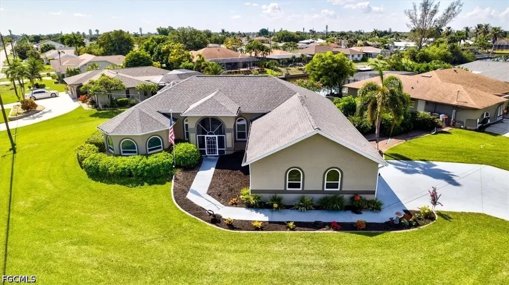 420 SE 32nd Street Cape Coral FL 33904
