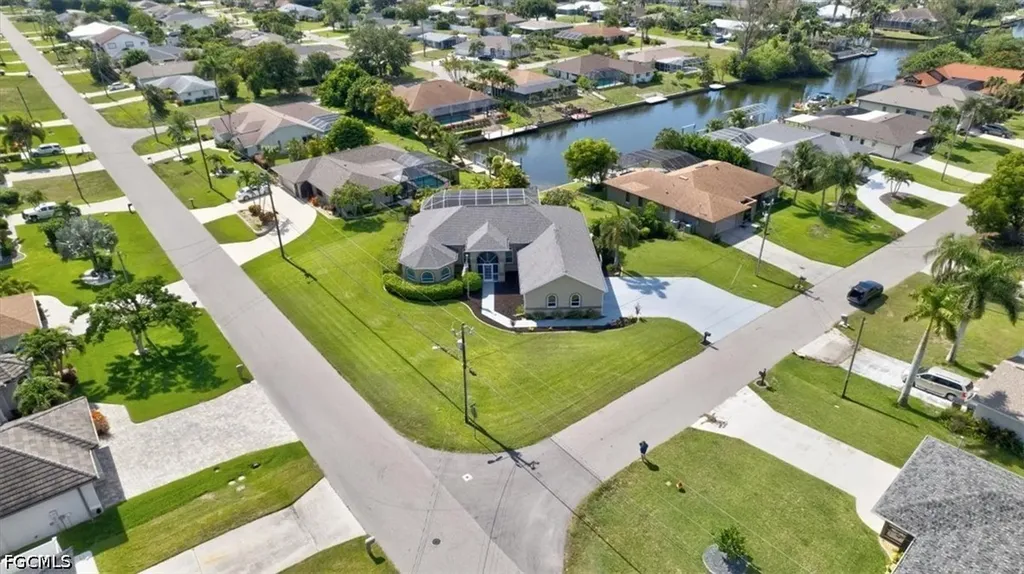 420 SE 32nd Street Cape Coral FL 33904