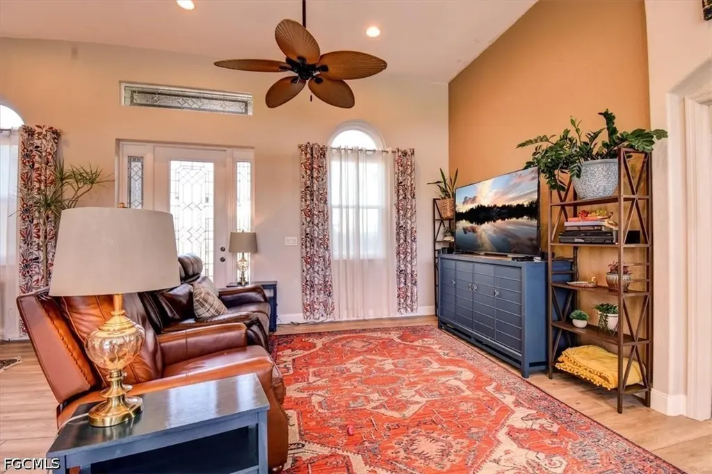420 SE 32nd Street Cape Coral FL 33904