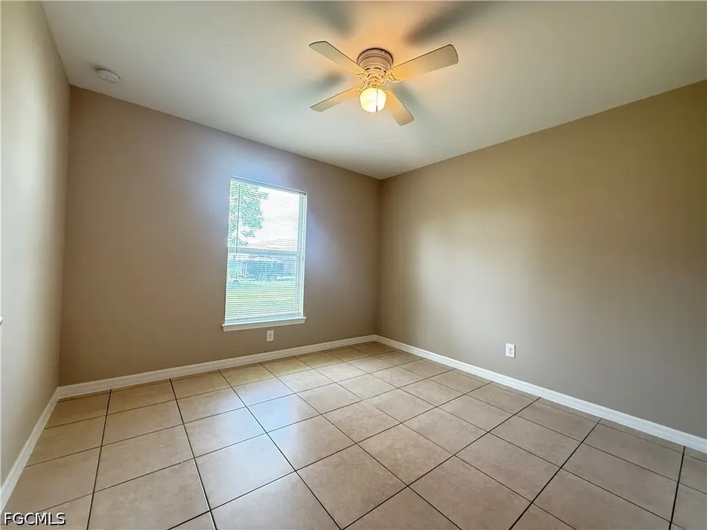 1727 NW 15th Street Cape Coral FL 33993