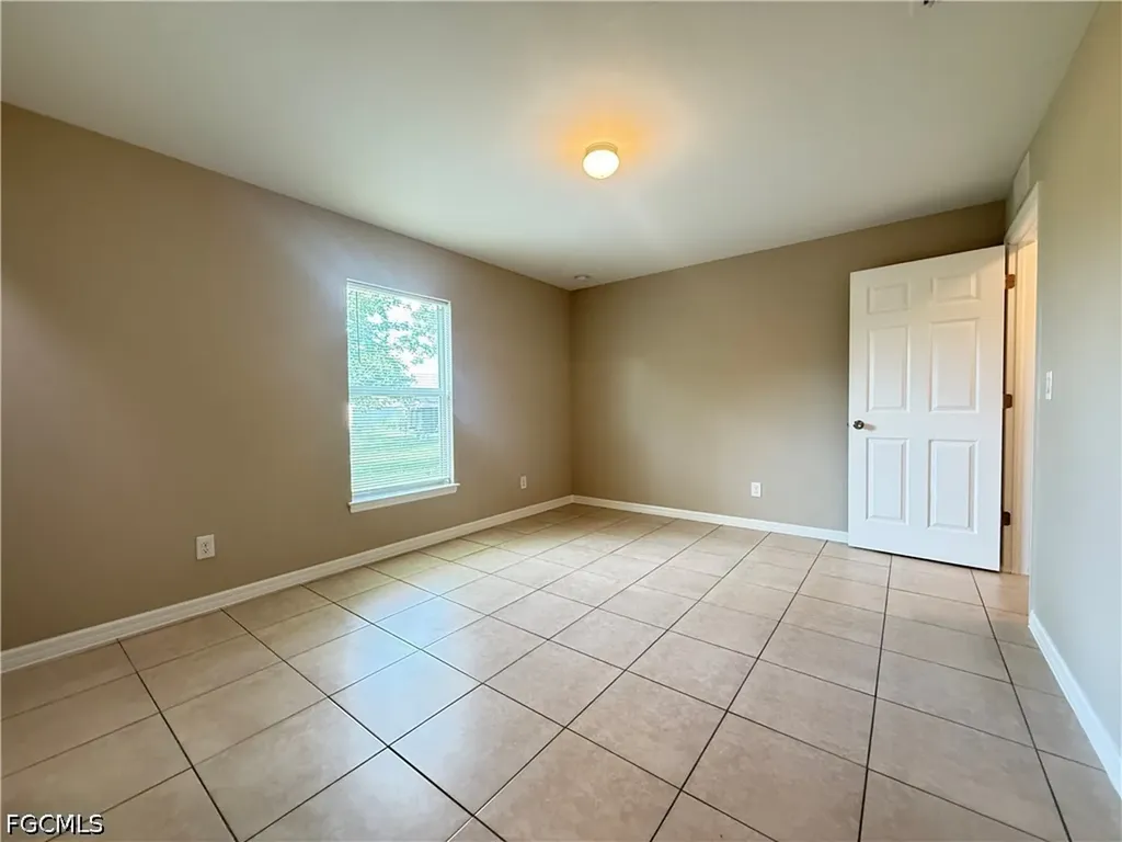 1727 NW 15th Street Cape Coral FL 33993