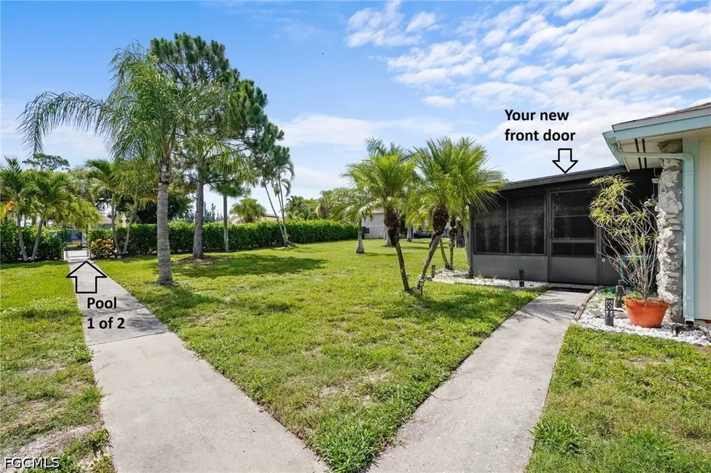 5848 Queen Elizabeth Way Fort Myers FL 33907