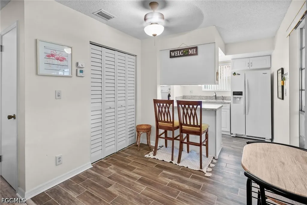 5848 Queen Elizabeth Way Fort Myers FL 33907