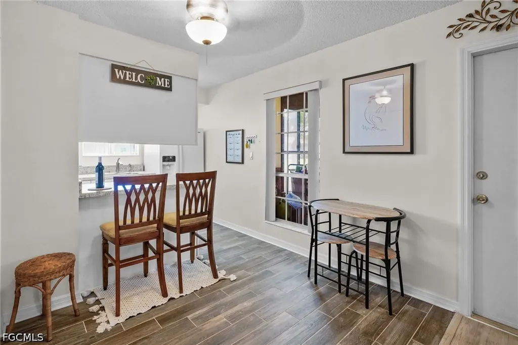 5848 Queen Elizabeth Way Fort Myers FL 33907