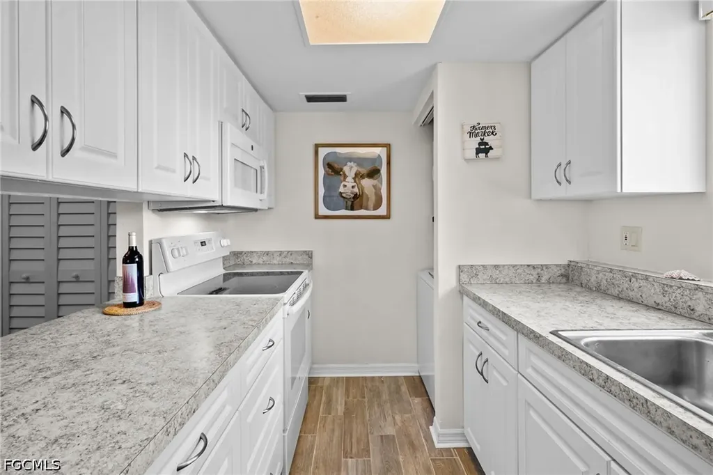 5848 Queen Elizabeth Way Fort Myers FL 33907