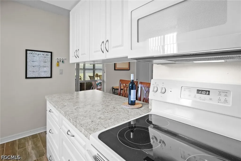 5848 Queen Elizabeth Way Fort Myers FL 33907