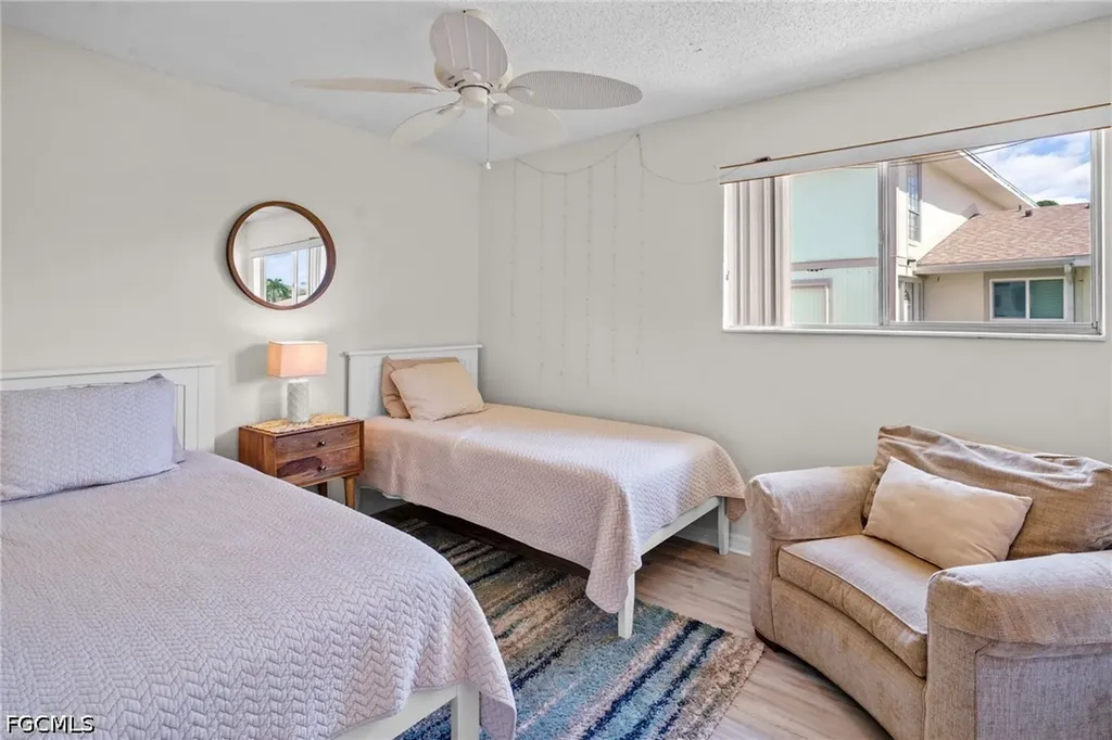 5848 Queen Elizabeth Way Fort Myers FL 33907