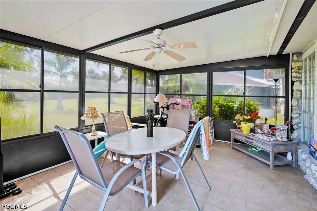 5848 Queen Elizabeth Way Fort Myers FL 33907