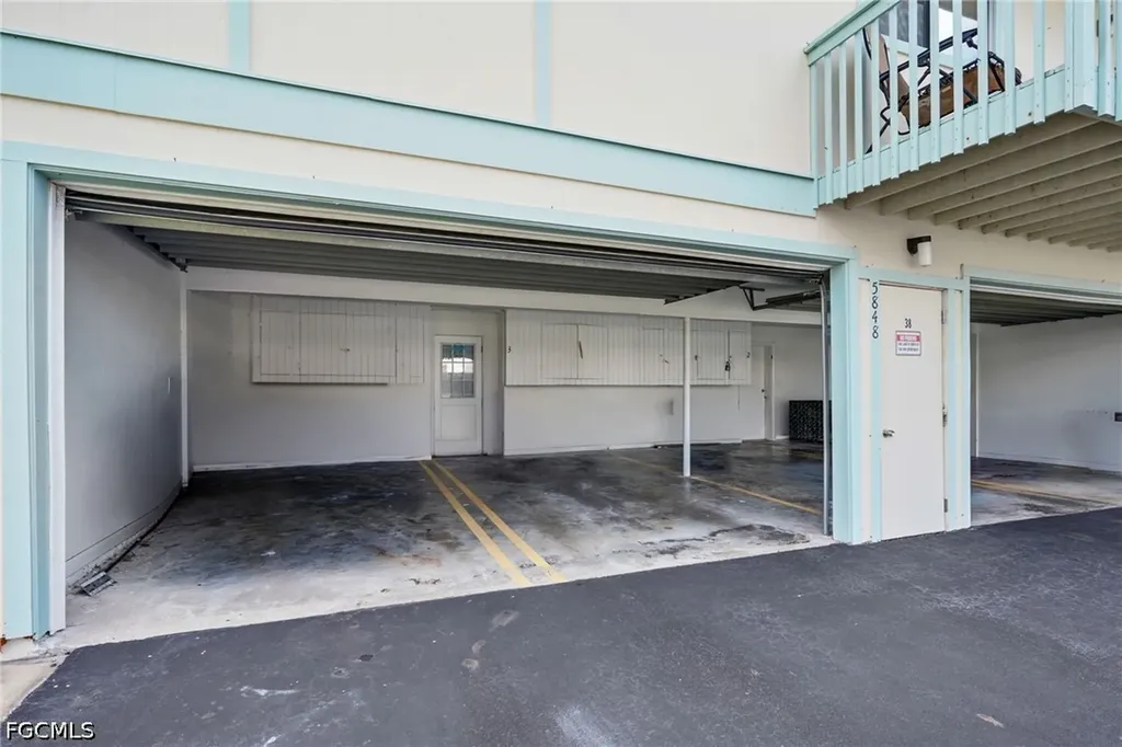 5848 Queen Elizabeth Way Fort Myers FL 33907