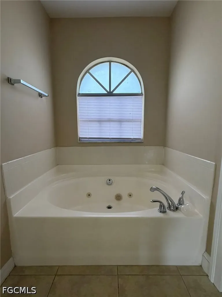 3404 NE 9th Avenue Cape Coral FL 33909