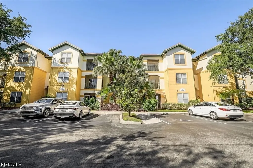 11540 Villa Grand Fort Myers FL 33913