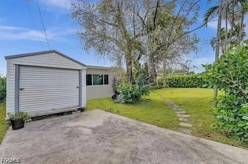 214 N 31st Avenue Hollywood FL 33021