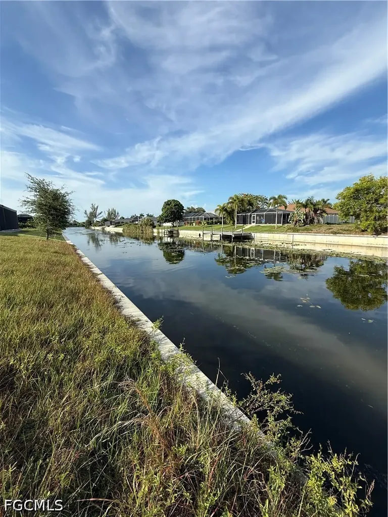 3009 SW 11th Place Cape Coral FL 33914