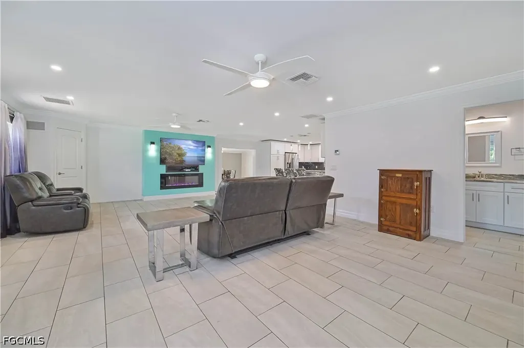 427 Stockton Street North Fort Myers FL 33903